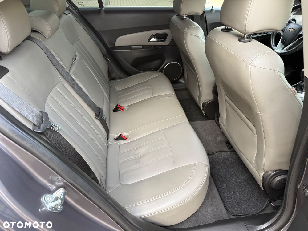Chevrolet Cruze 1.8 LTZ - 33