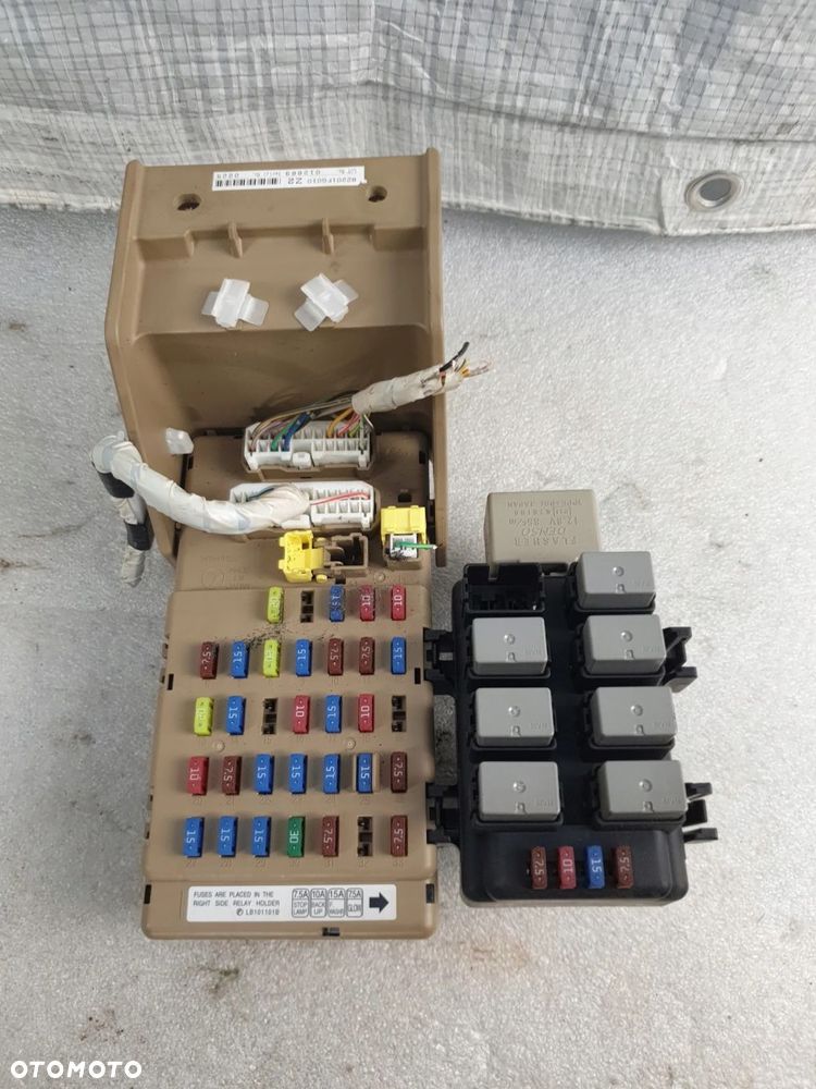 IMPREZA III GH SKRZYNKA BEZPIECZNIKÓW 82201FG010 - 2