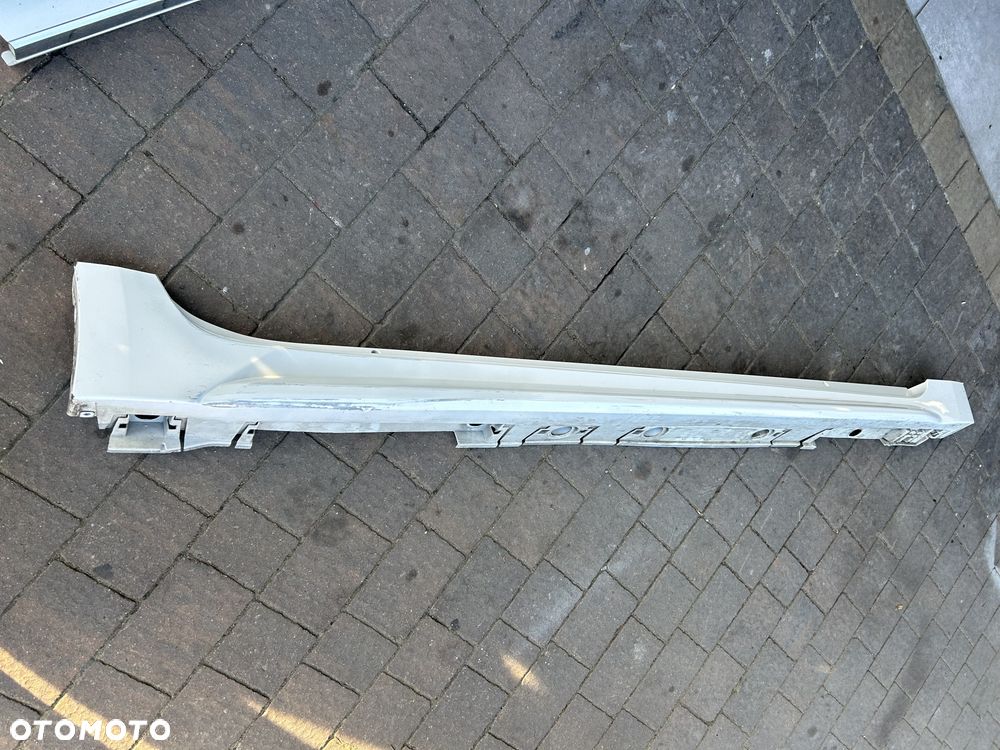 NAKŁADKA PROGU PRAWA TOYOTA COROLLA E21 KOMBI 75850-02220 040 ORG
