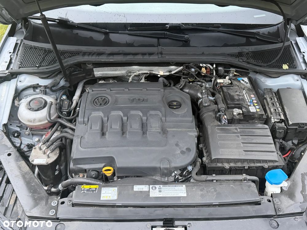 Volkswagen Passat - 16