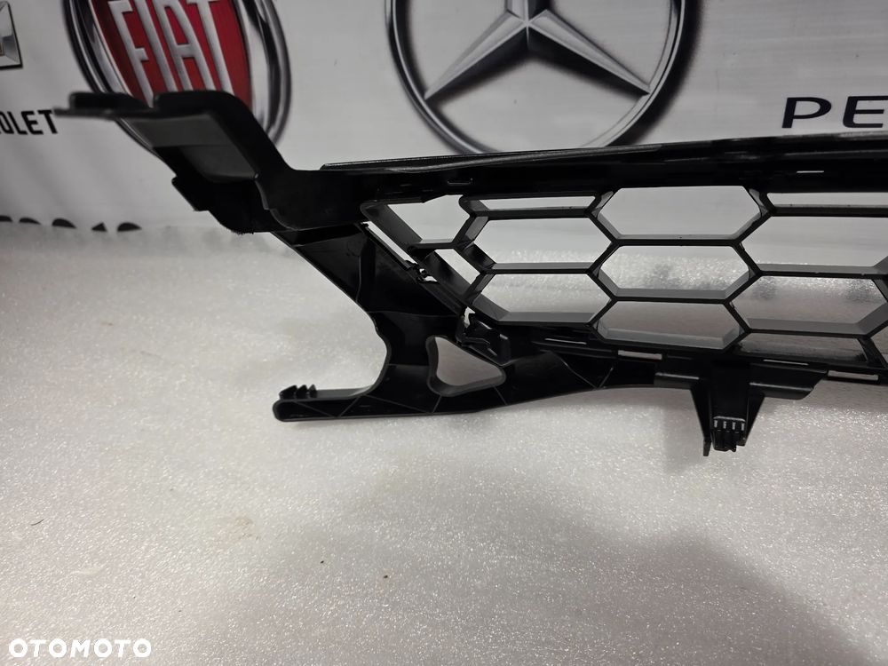 FORD MONDEO MK4 IV LIFT ST / TITANIUM ATRAPA / GRILL PRZEDNI PRZÓD , NR BS7J-8200-BCW , NR AUKCJI GL858 - 17