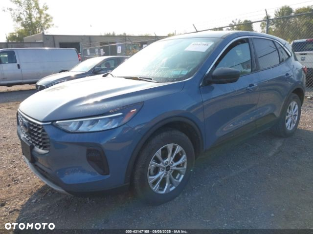Ford Kuga 1.5 EcoBoost TITANIUM - 9