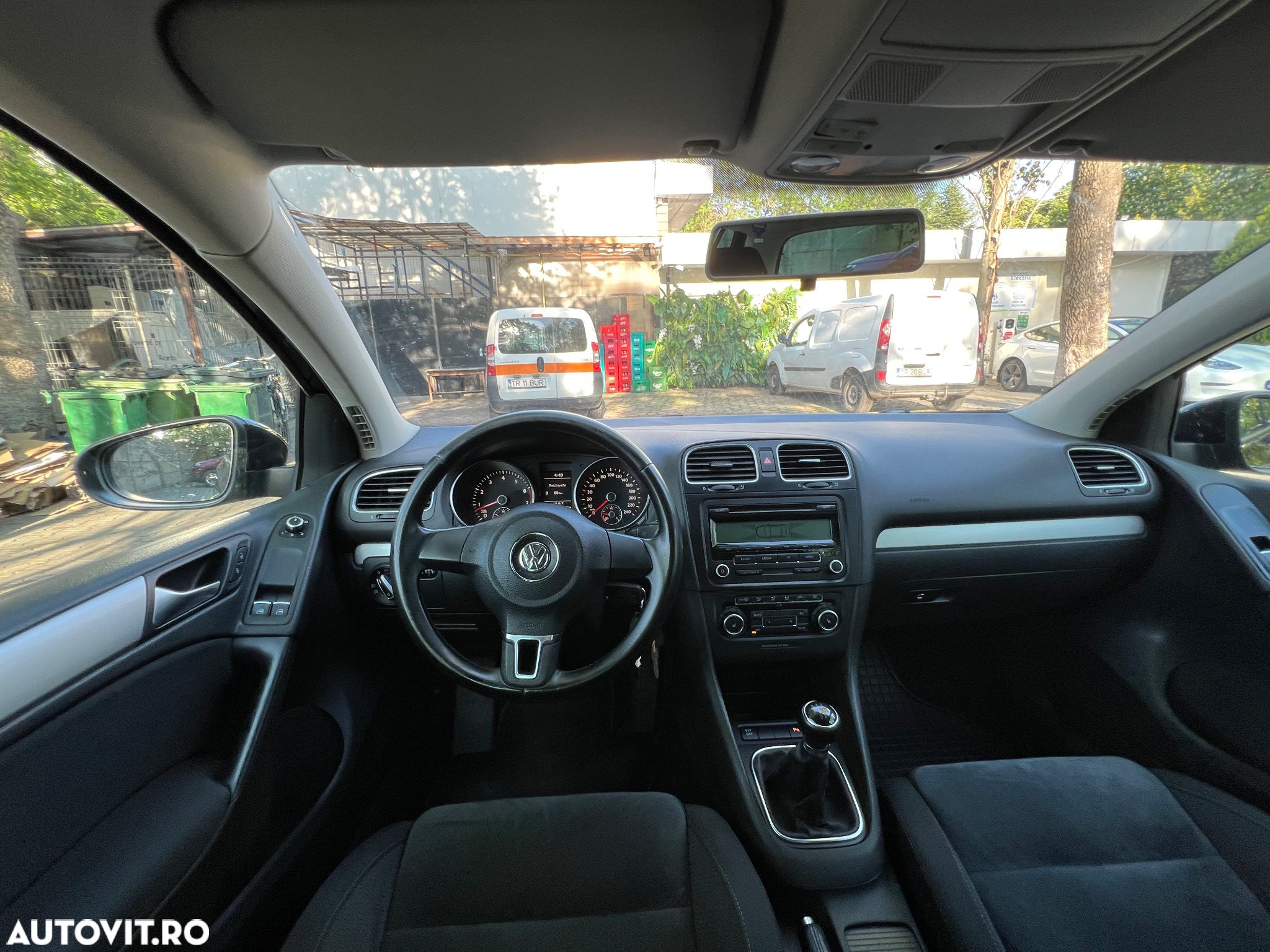 Volkswagen Golf - 6