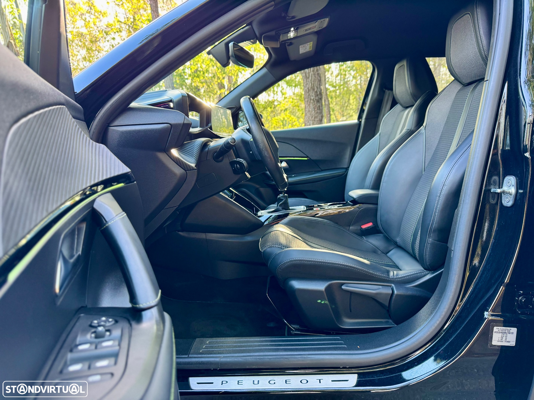Peugeot 2008 1.2 PureTech GT - 11