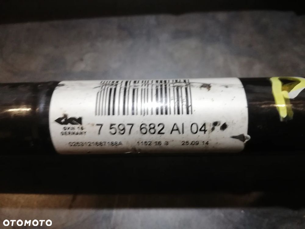 PÓŁOŚ P/L TYLNA BMW F20 2.0D 7597682AI04 - 2