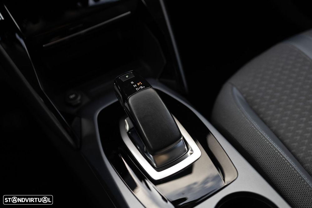 Peugeot e-2008 Allure - 26