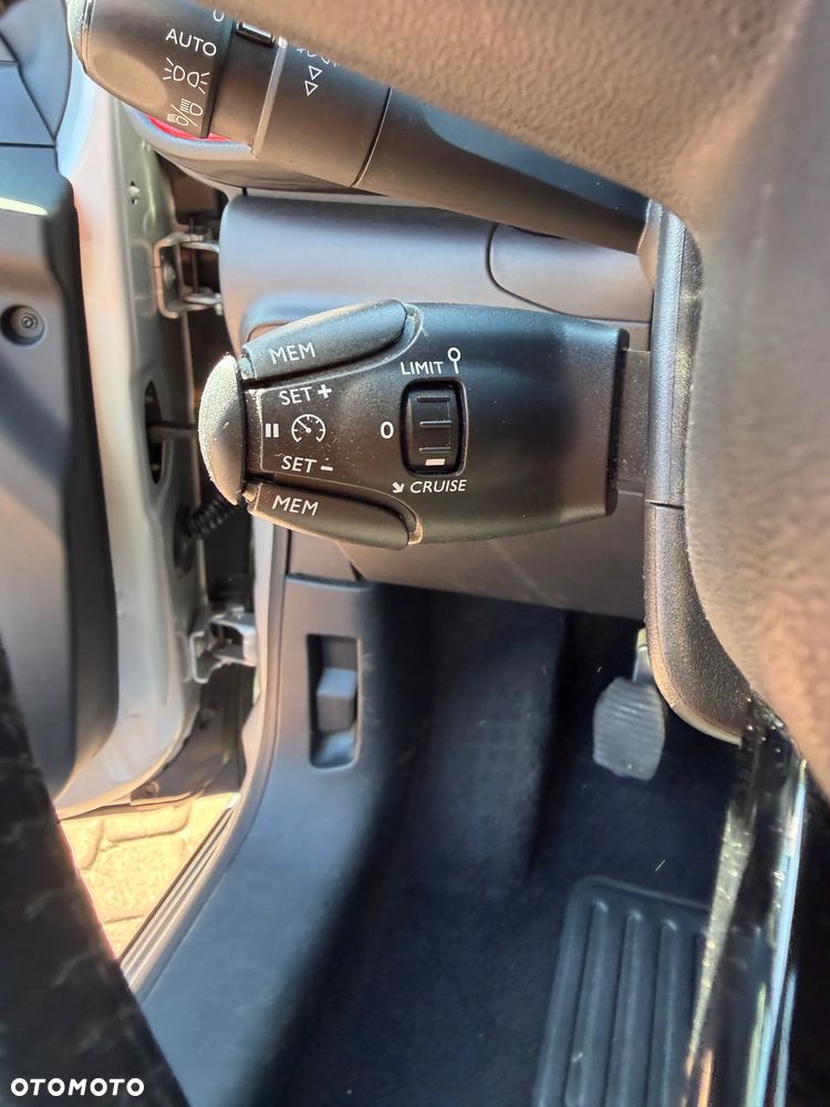 Citroën C3 1.2 PureTech Shine - 23