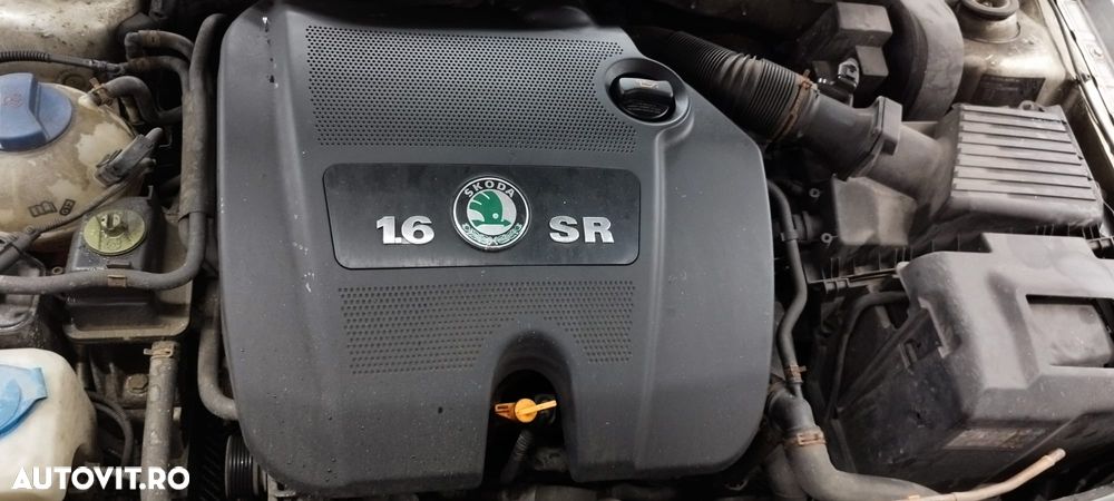 Skoda Octavia Combi 1.6 Elegance - 11