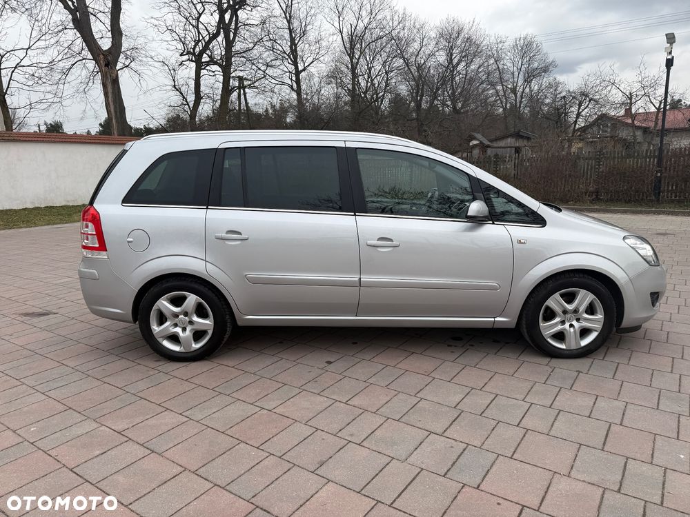Opel Zafira 1.8 Family - 24