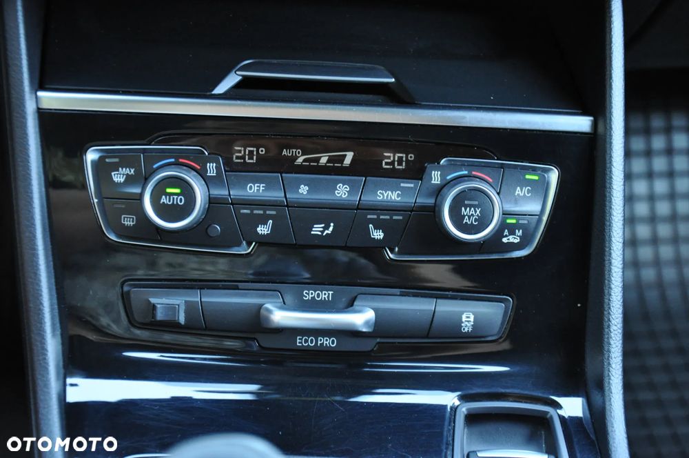 BMW Seria 2 218d Luxury Line - 24
