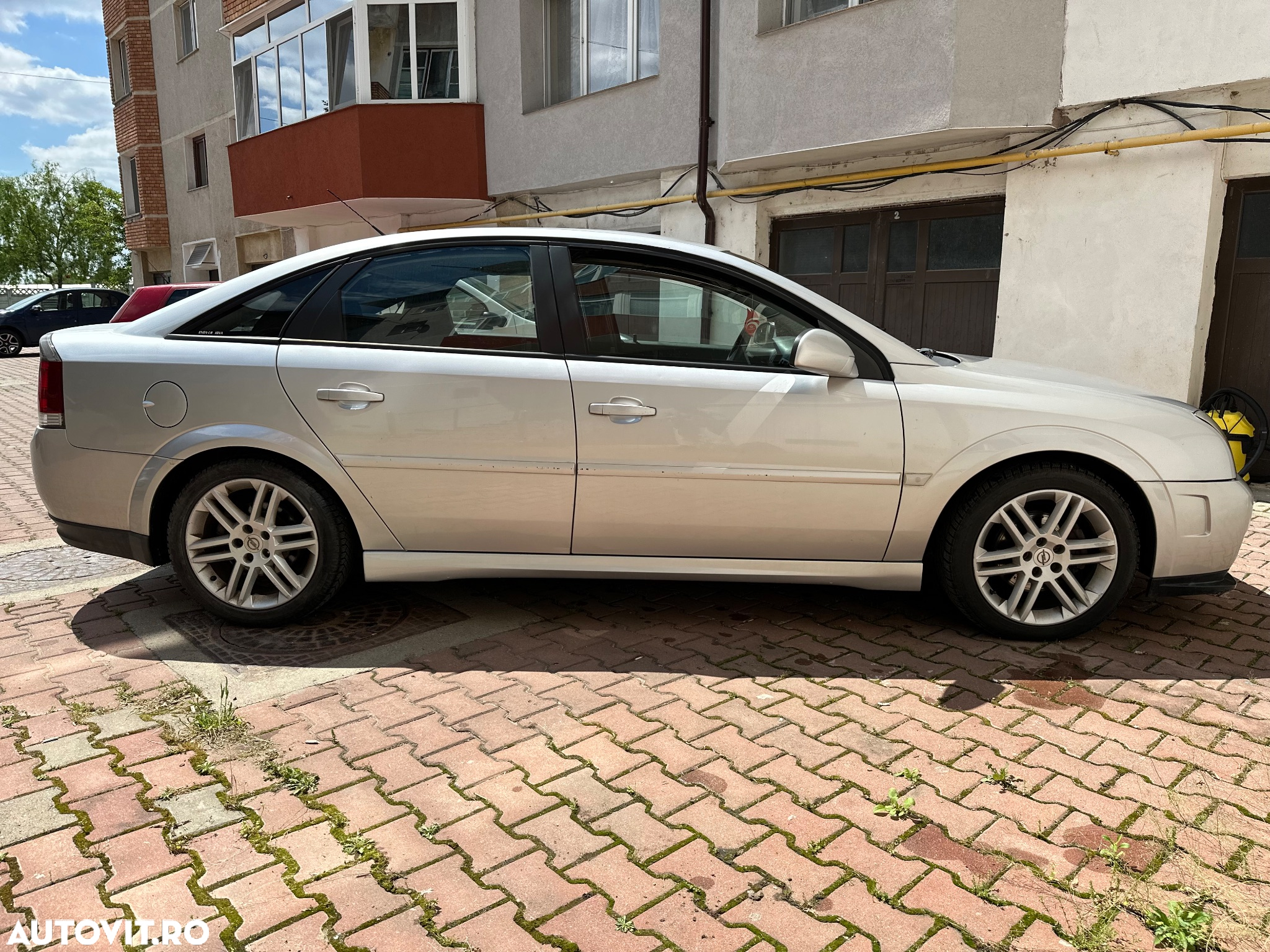 Opel Vectra 1.9 CDTI Cosmo - 4