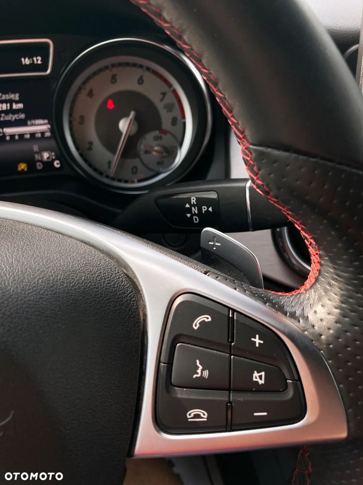 Mercedes-Benz GLA 250 7G-DCT AMG Line - 28