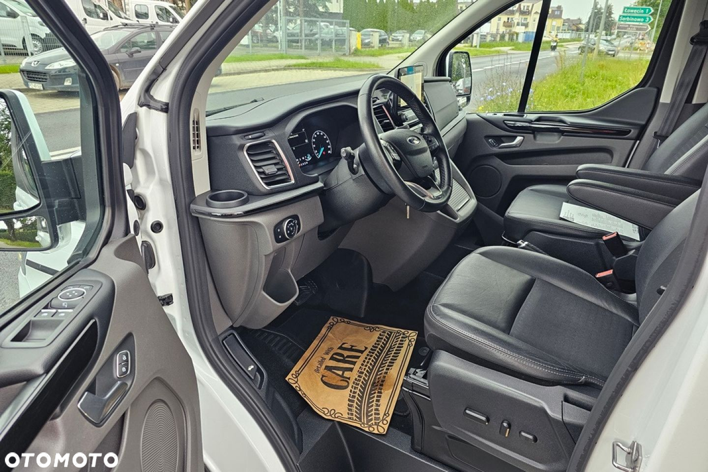Ford Tourneo Custom - 15