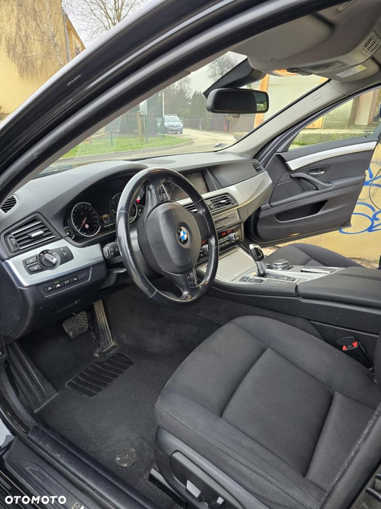 BMW Seria 5 520d - 25