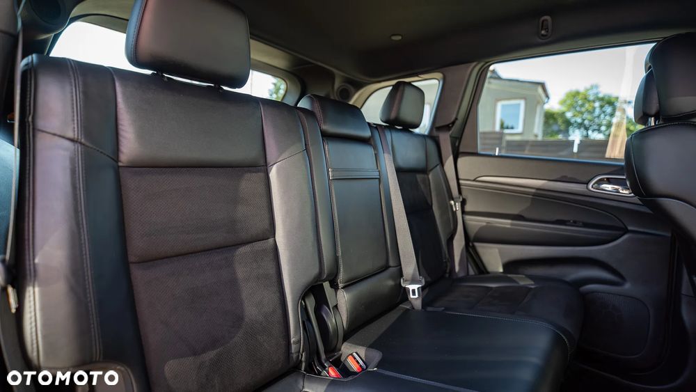 Jeep Grand Cherokee - 28