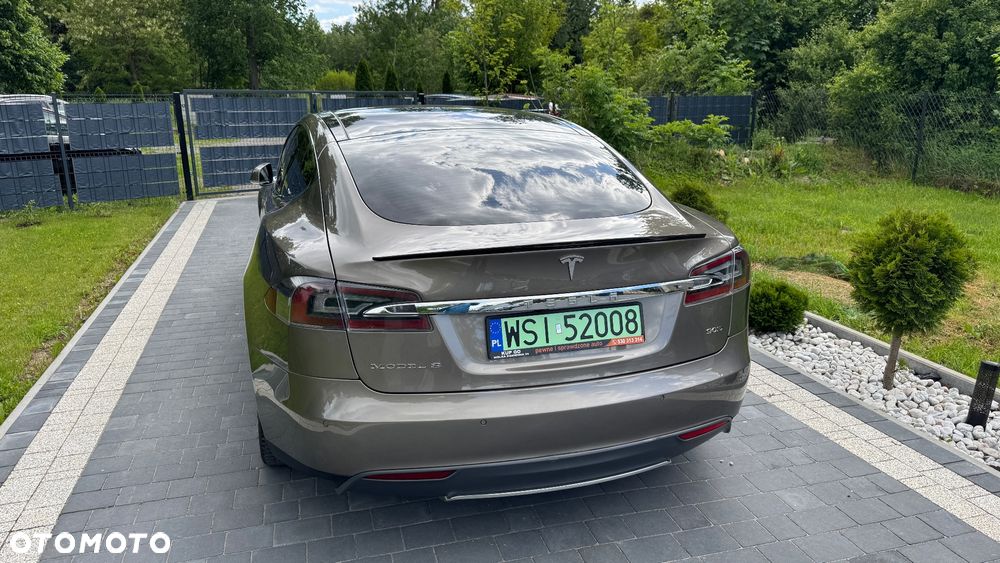 Tesla Model S 90 D - 20