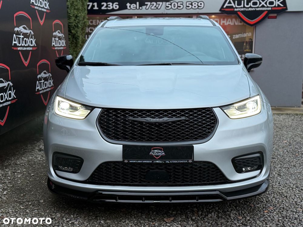 Chrysler Pacifica - 12