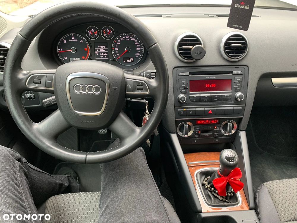 Audi A3 3-drzwiowe 1.6 TDI DPF Attraction - 10