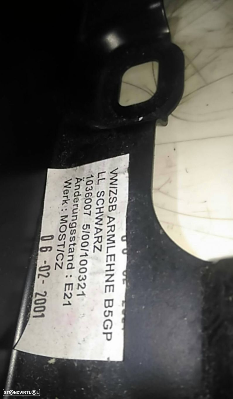 Apoio De Braço Volkswagen Passat (3B3) - 2