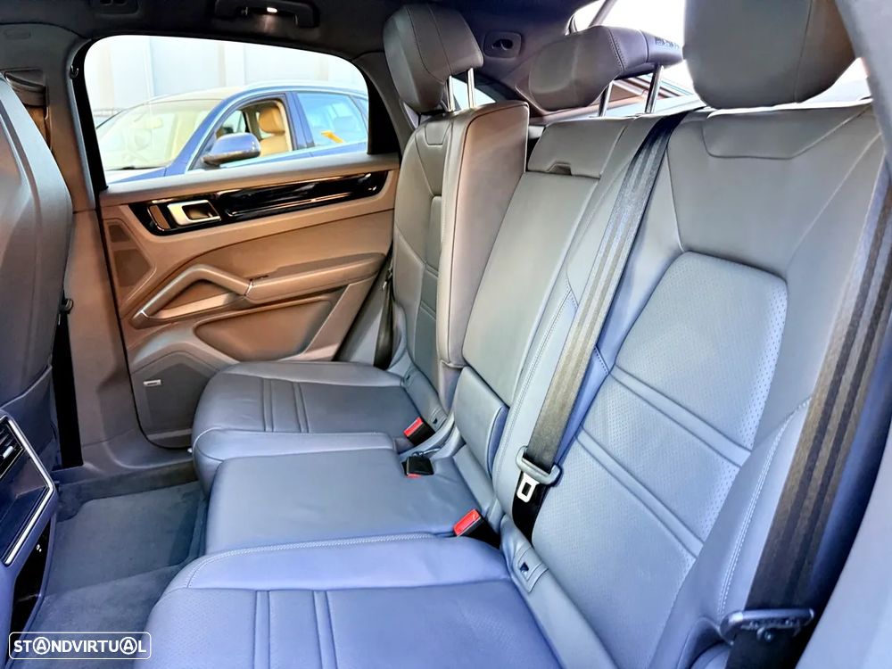 Porsche Cayenne Coupé E-Hybrid Tiptronic S - 33