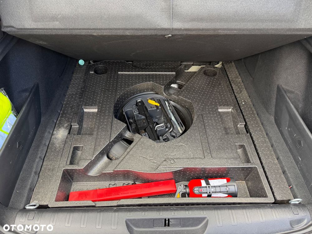 Peugeot 308 1.5 BlueHDi Business Line S&S - 28