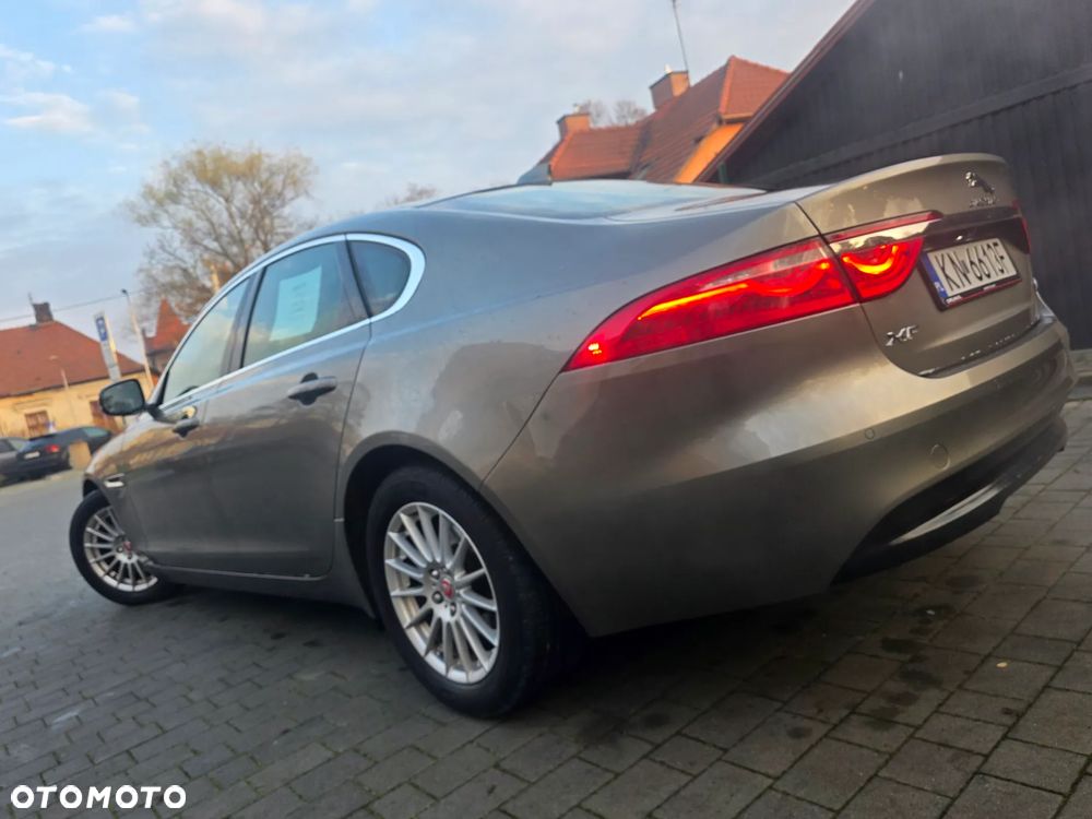 Jaguar XF 2.0 i4D Portfolio - 6