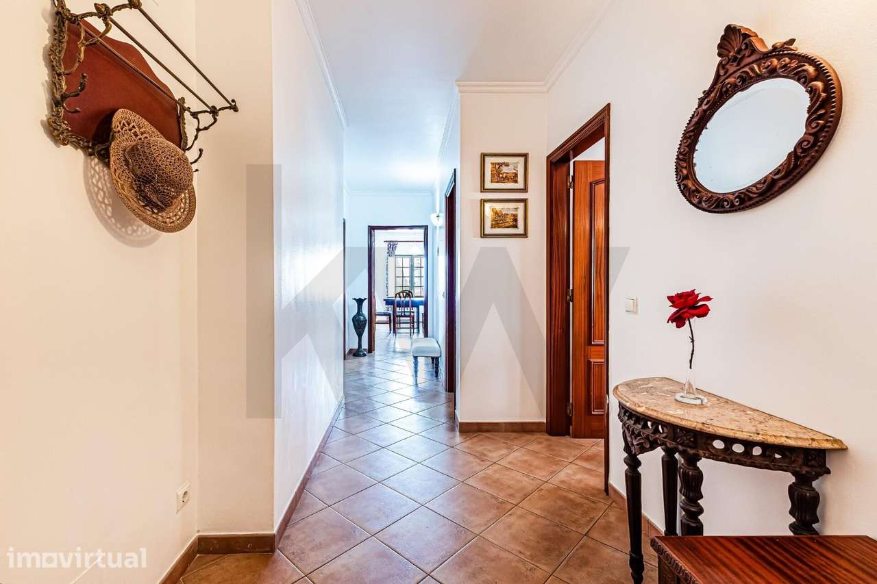 Apartamento T3 com 2 Casas de Banho, 2 varandas e Lugar de Garagem em - Grande imagem: 4/23