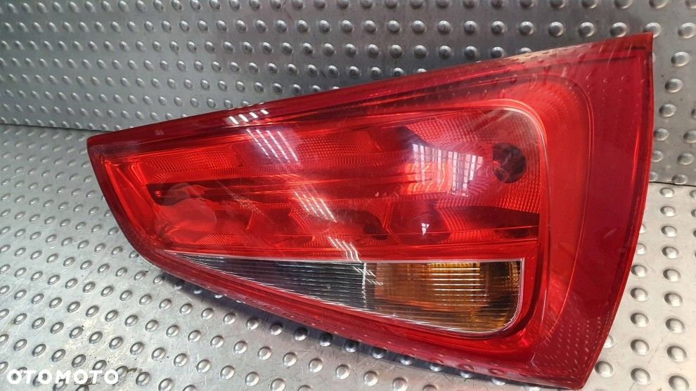 AUDI A1 8X 10- PRAWA TYLNA LAMPA ORYGINAŁ - 2