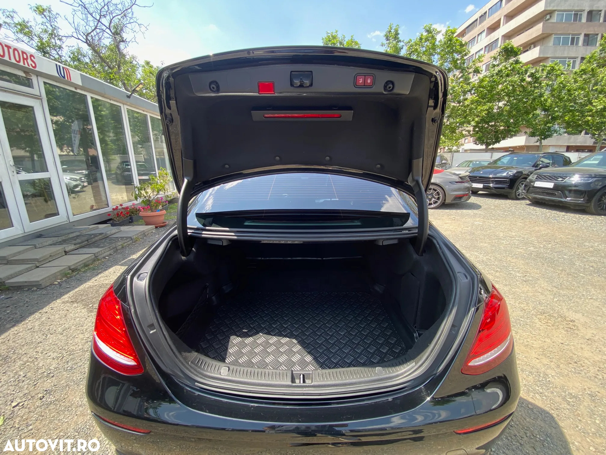 Mercedes-Benz E 220 d 4Matic 9G-TRONIC Sportstyle Edition - 9