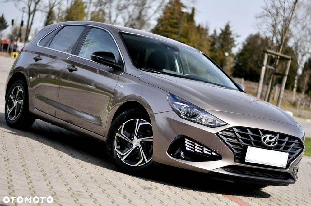 Hyundai i30 1.5 T-GDI 48V-Hybrid Advantage - 1