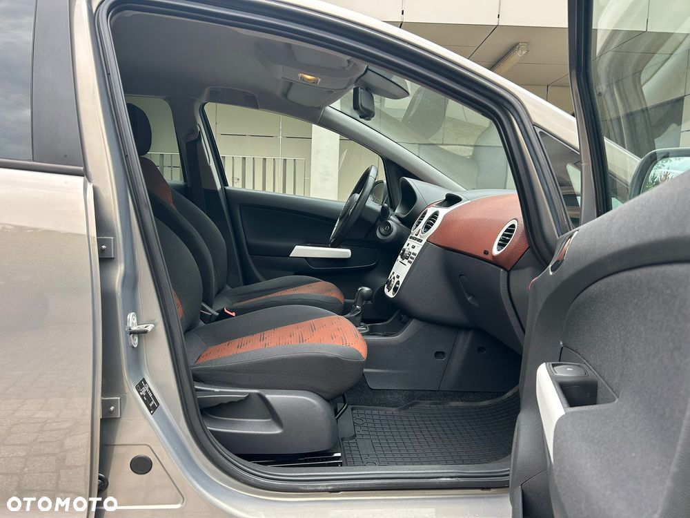Opel Corsa 1.4 16V Cosmo - 19