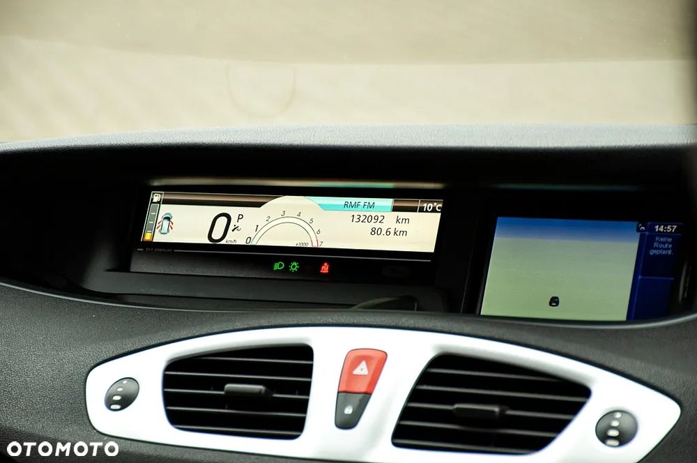 Renault Scenic 2.0 16V Privilege CVT - 25