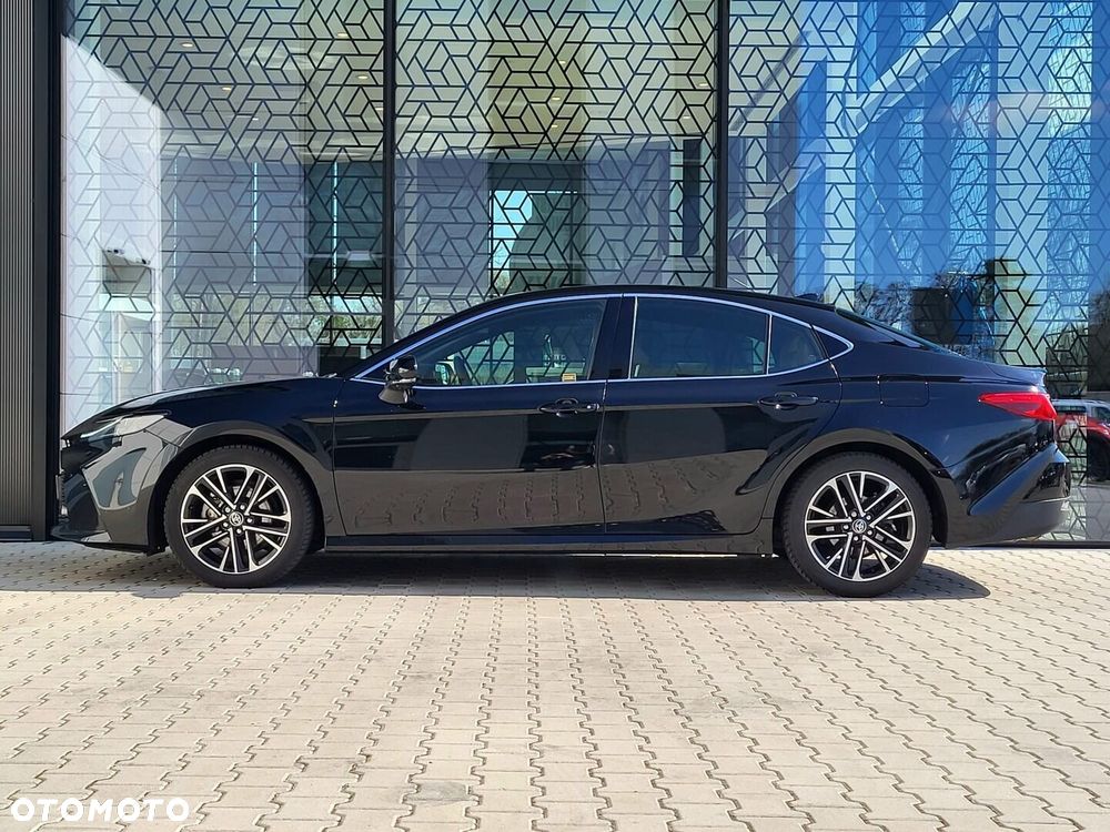 Toyota Camry - 3