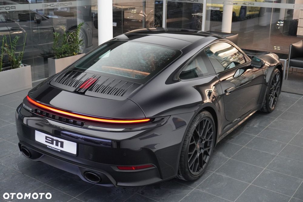 Porsche 911 Carrera S - 11