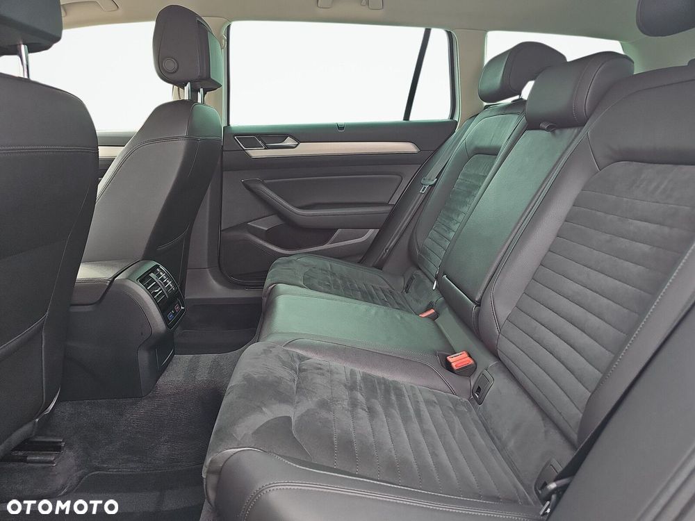 Volkswagen Passat - 23