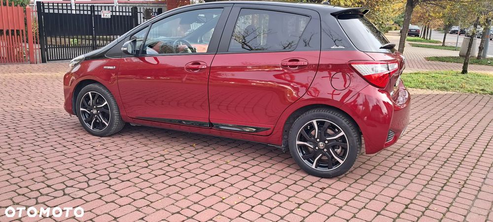 Toyota Yaris Hybrid 100 Selection Platinum - 6