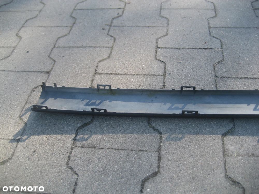 bmw 3 e30 listwa zderzaka tył środkowa 51121945926 0f - 8