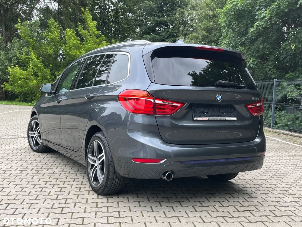 BMW Seria 2 218d Sport-Aut Sport Line - 32