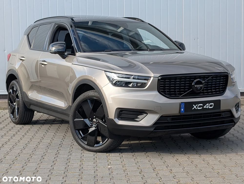 Volvo XC 40 B4 Ultra Black Edition - 4
