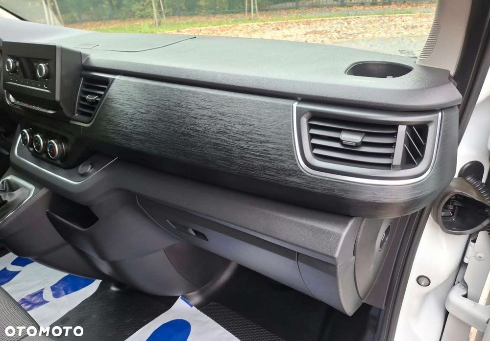 Renault Trafic - 21