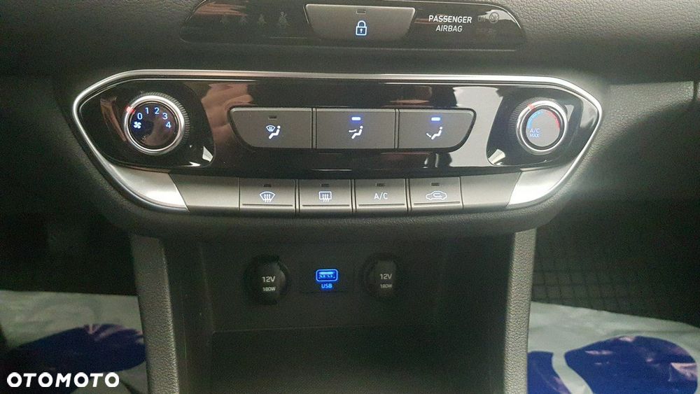 Hyundai i30 - 24