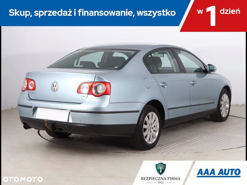 Volkswagen Passat - 6