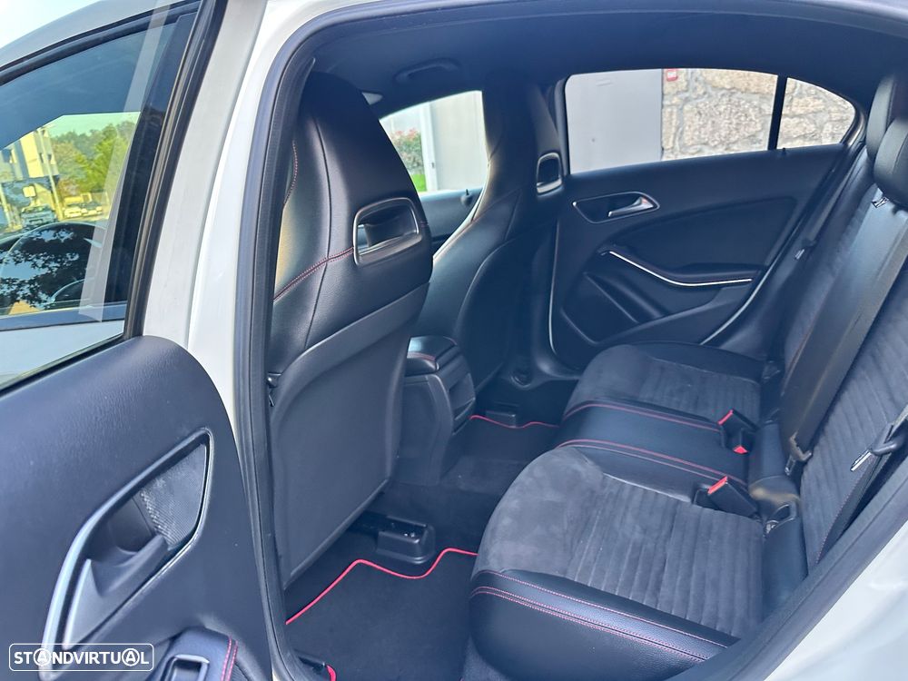 Mercedes-Benz A 180 d AMG Line - 40