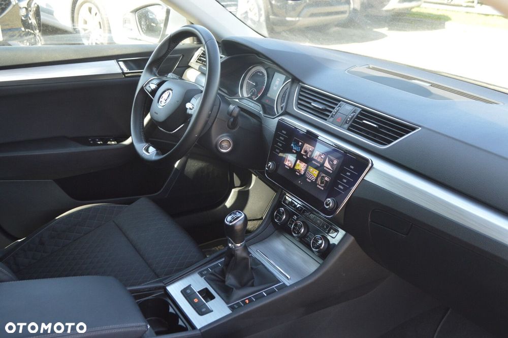 Skoda Superb 2.0 TDI SCR Ambition - 26