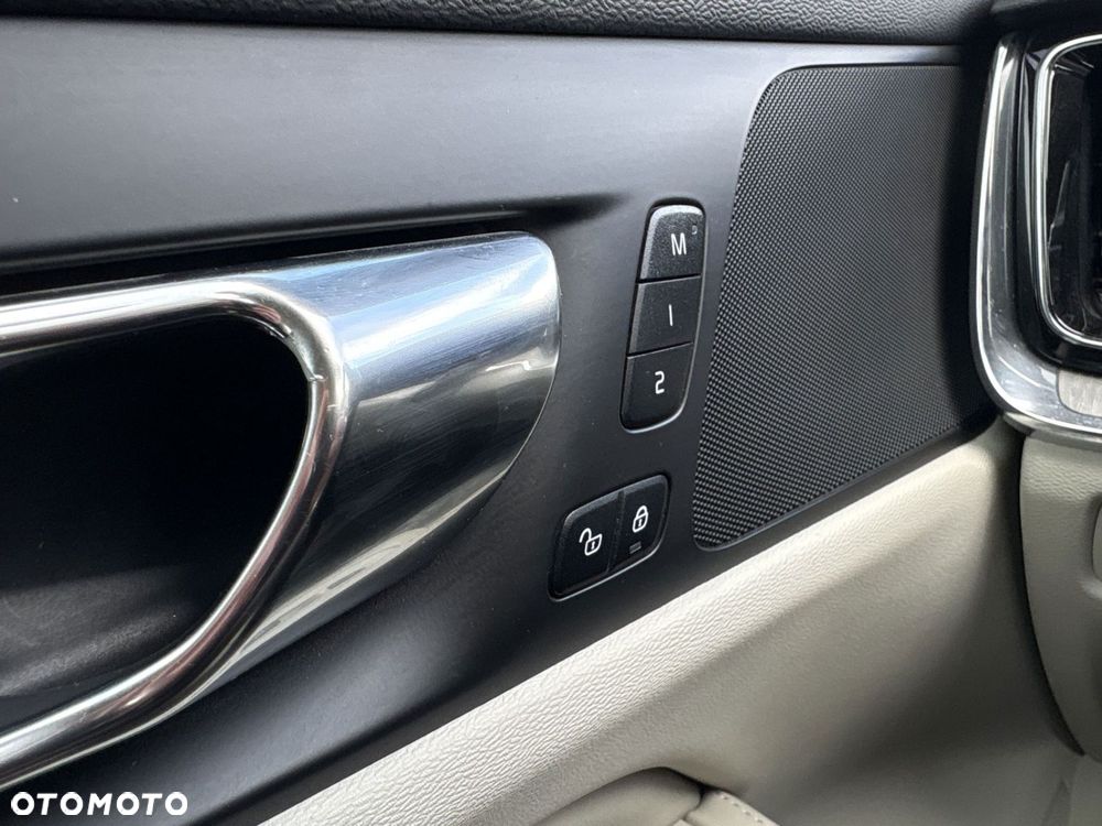 Volvo S60 - 22