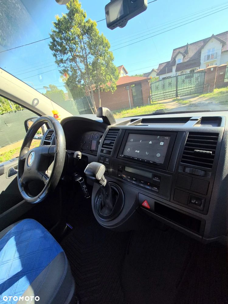 Volkswagen Caravelle - 18