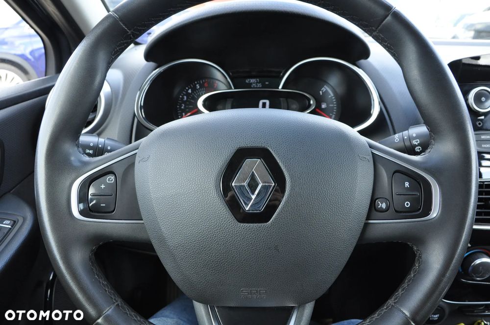 Renault Clio 1.2 16V 75 LIMITED - 11