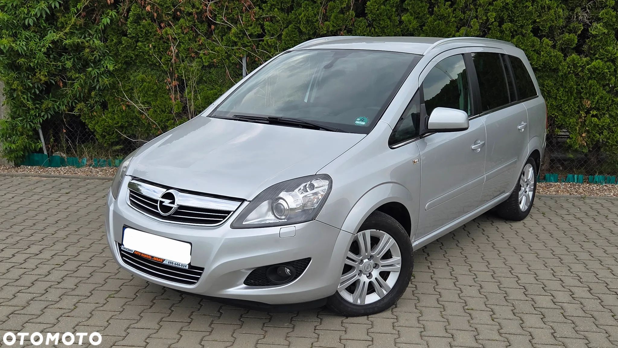 Opel Zafira 1.8 Cosmo - 1