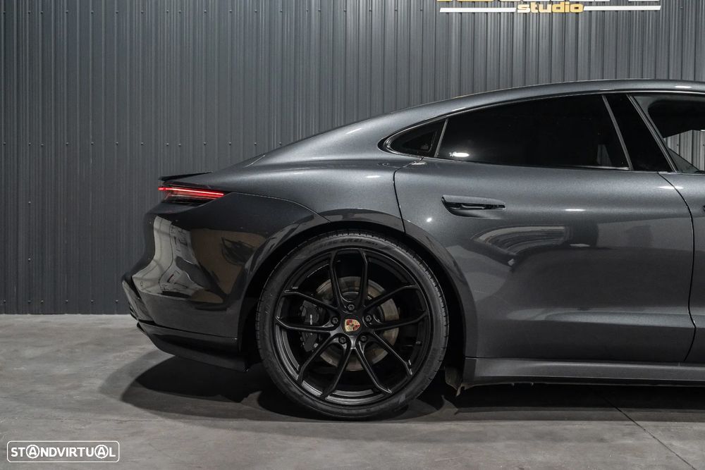 Porsche Taycan Standard - 42