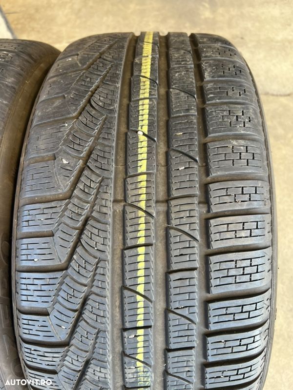 vând 2 anvelope 255/45/19 Pirelli de iarnă foarte bune - 2